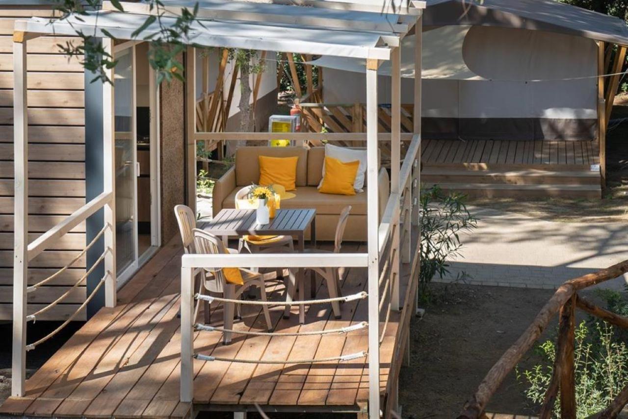Camping Il Capannino Glamping Village Марина-ди-Биббона Экстерьер фото